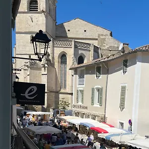 Appartement Avec Vue Sur Le Centre Historique, LʼIsle-sur-la-Sorgue
